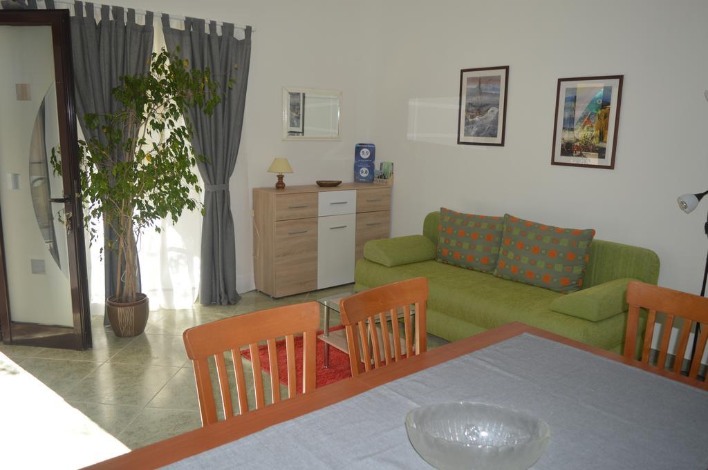 Apartments Sterna Grožnjan Екстериор снимка